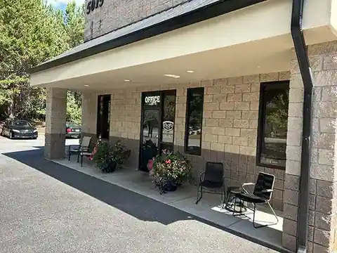 Ozzi's Automotive Inc in Roswell